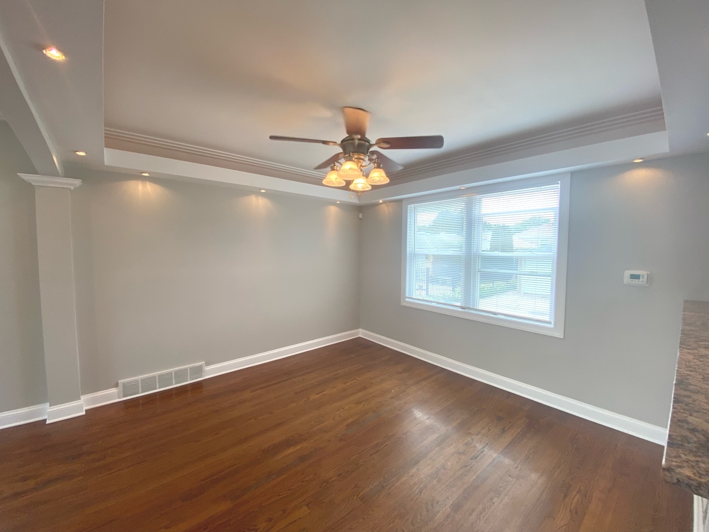 8440 S WINCHESTER Avenue