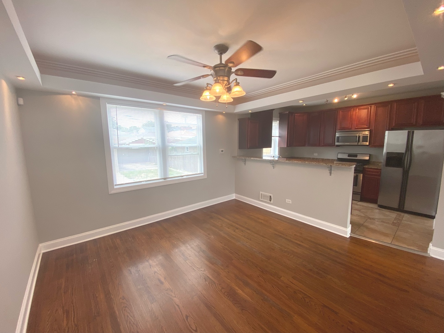 8440 S WINCHESTER Avenue