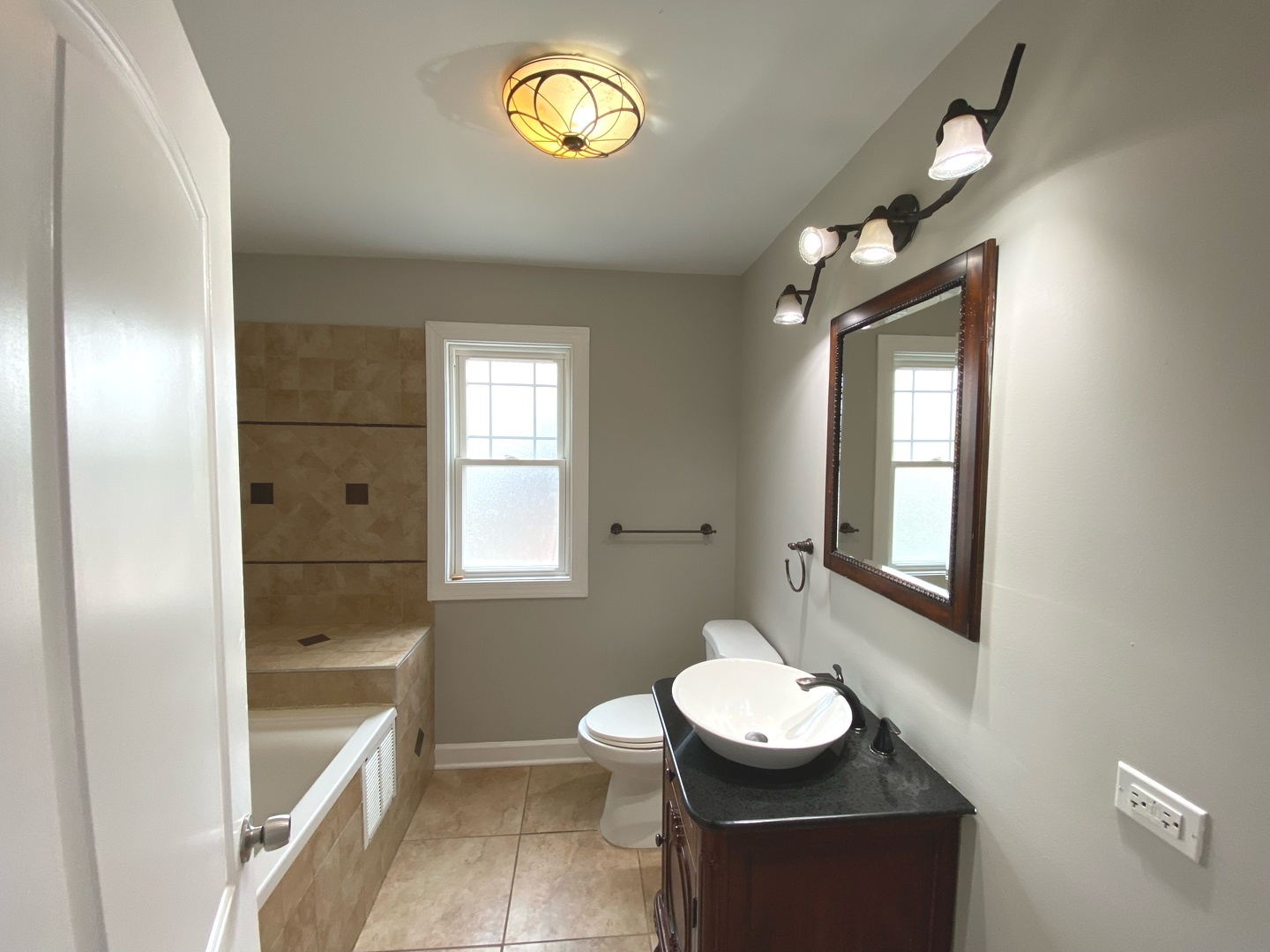 8440 S WINCHESTER Avenue