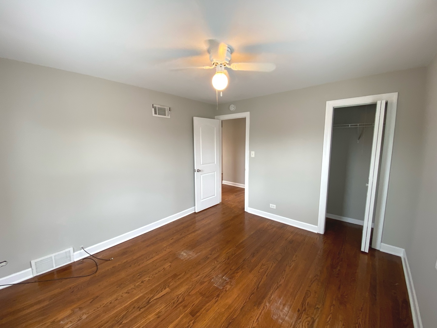 8440 S WINCHESTER Avenue