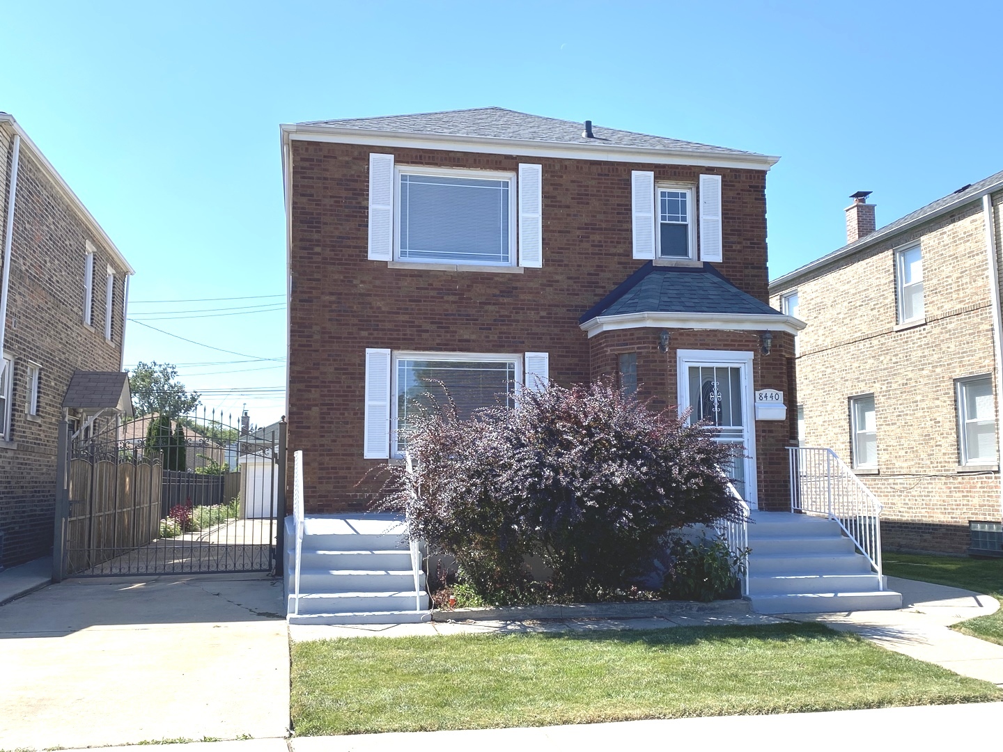 8440 S WINCHESTER Avenue