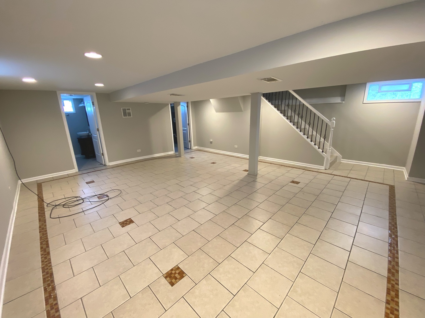 8440 S WINCHESTER Avenue