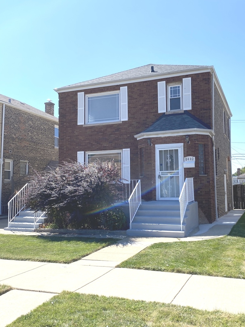 8440 S WINCHESTER Avenue