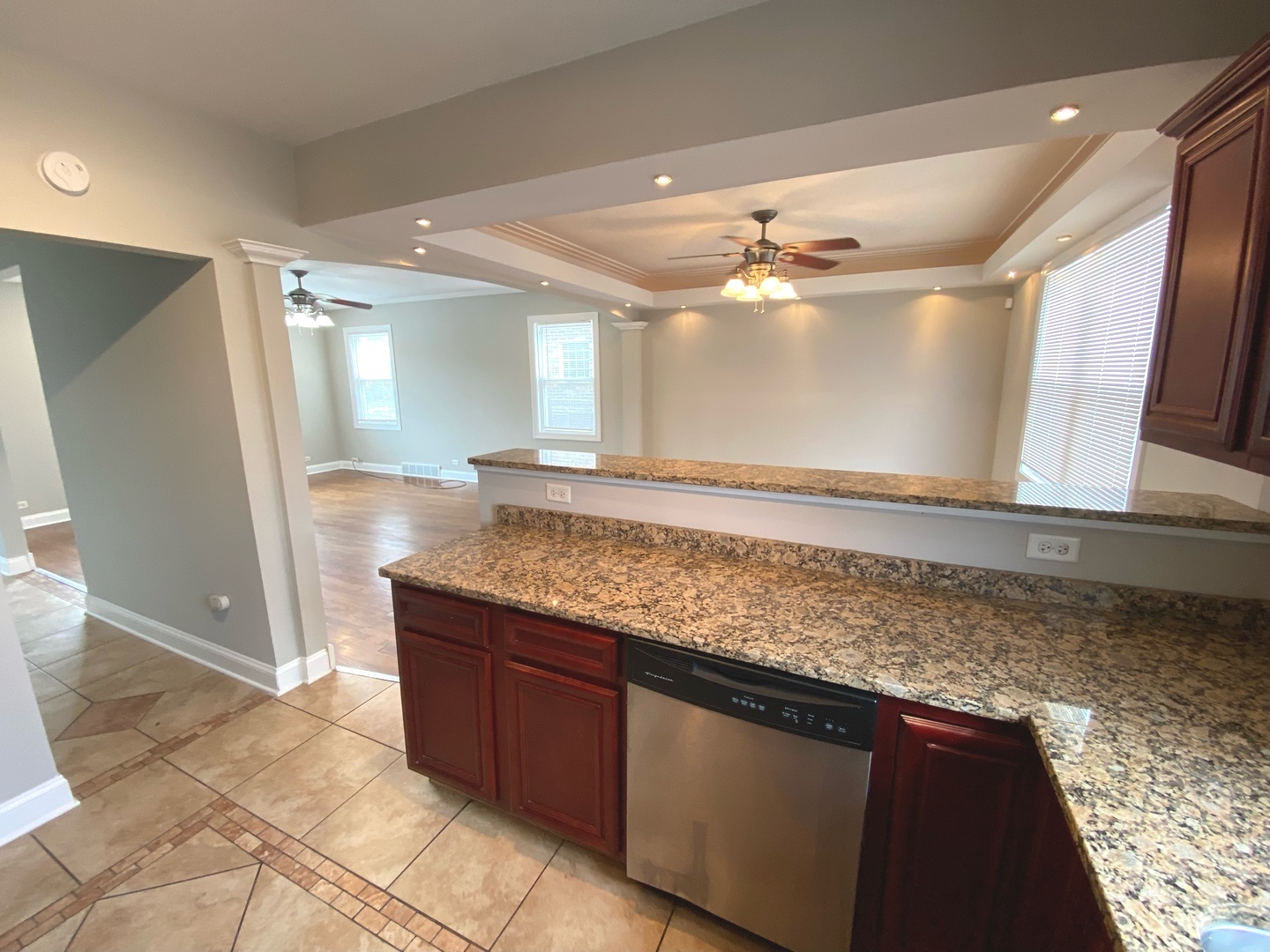 8440 S WINCHESTER Avenue