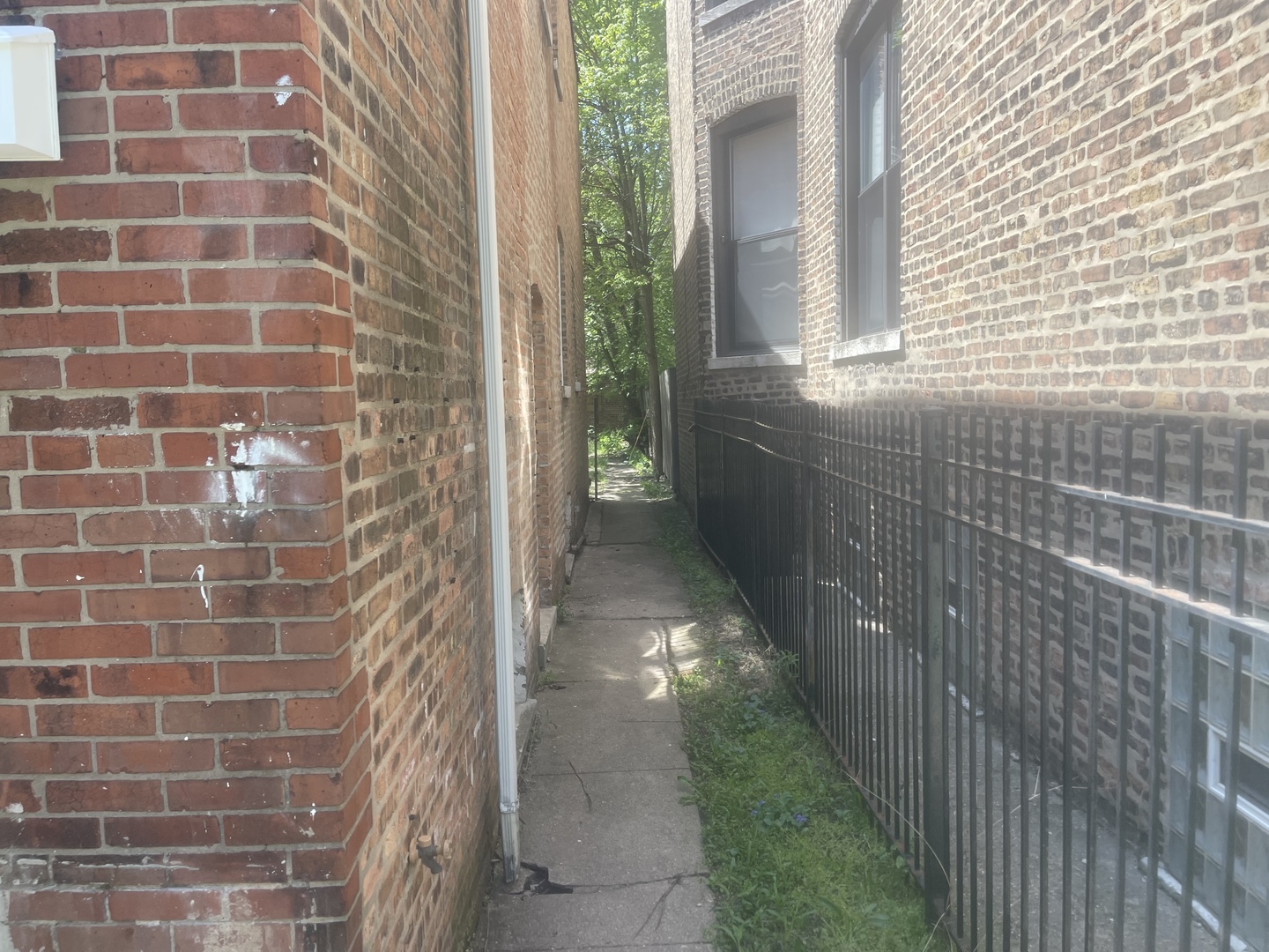 6030 S WABASH Avenue