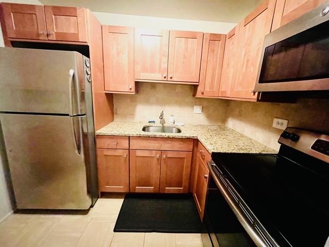 2650 N Lakeview Avenue Unit: 503