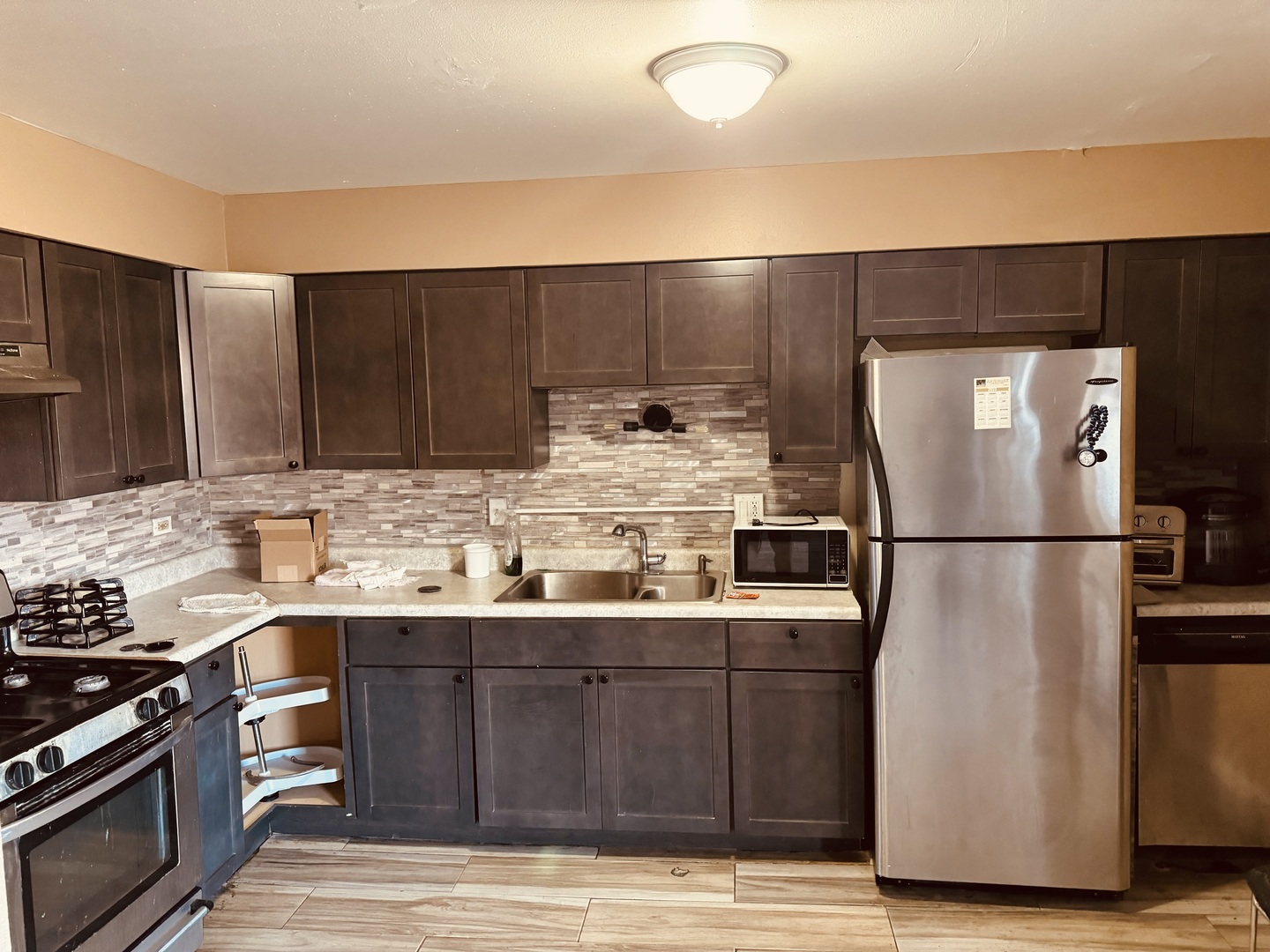 950 E 86th Street Unit: 105