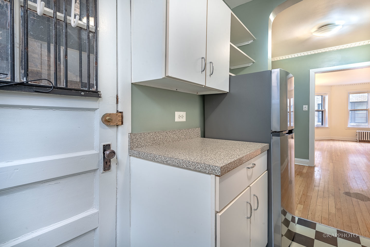 1222 W Jarvis Avenue Unit: 2N