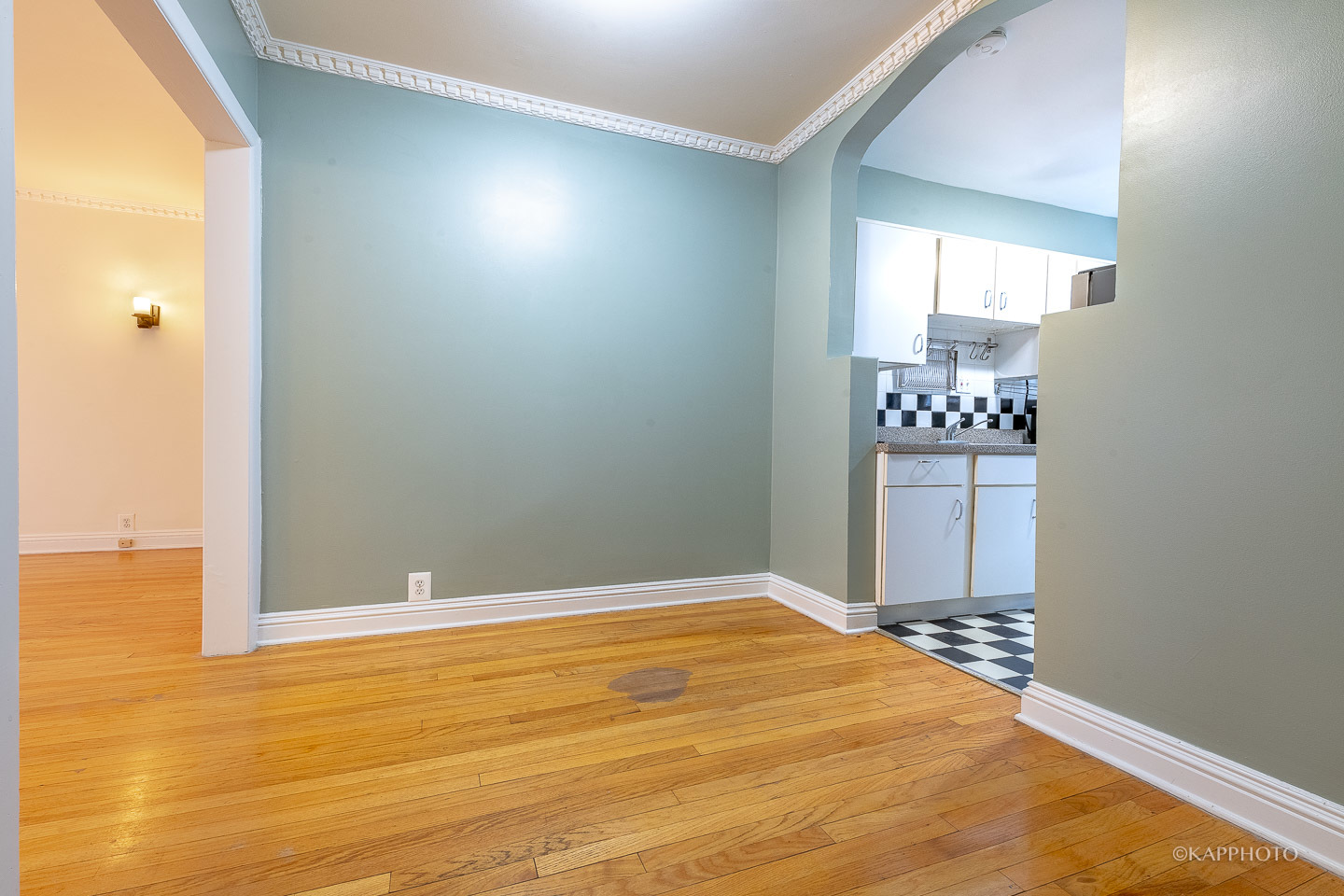 1222 W Jarvis Avenue Unit: 2N