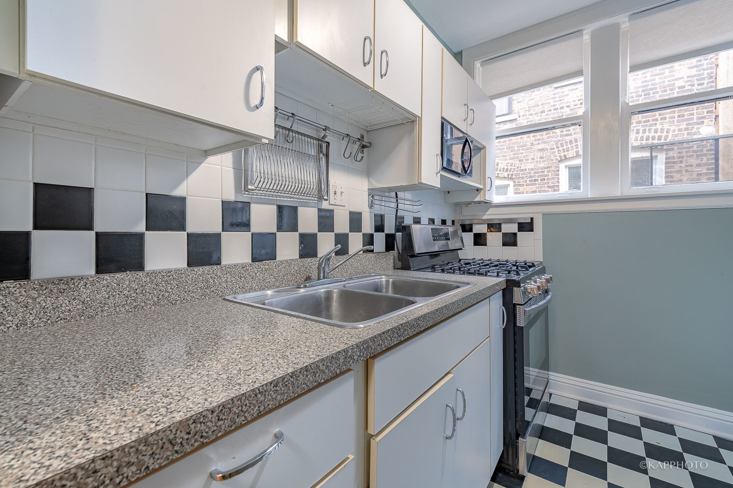 1222 W Jarvis Avenue Unit: 2N