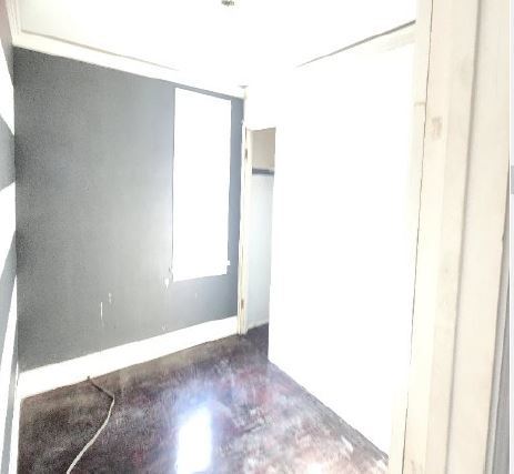 8513 S ESCANABA Avenue