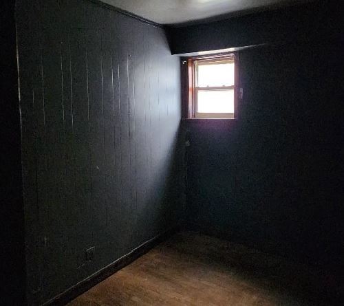 8513 S ESCANABA Avenue