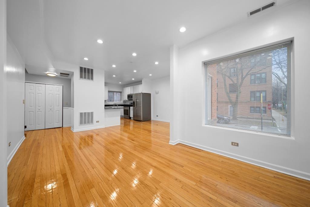 6501 N Greenview Avenue Unit: 1