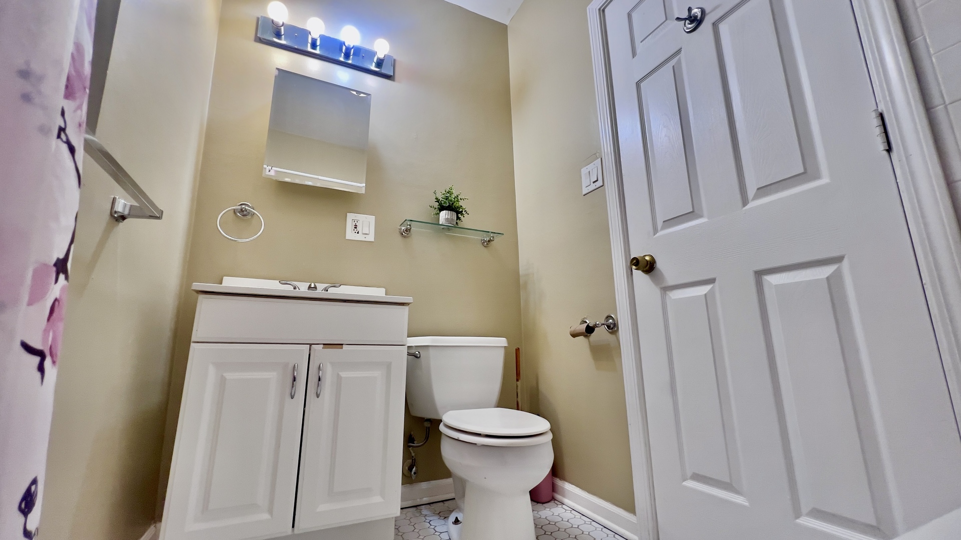 7221 S Euclid Avenue Unit: 1A