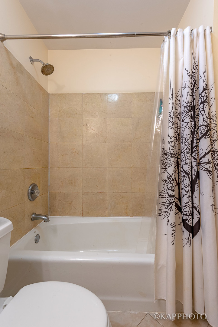 127 S Oakley Boulevard Unit: G