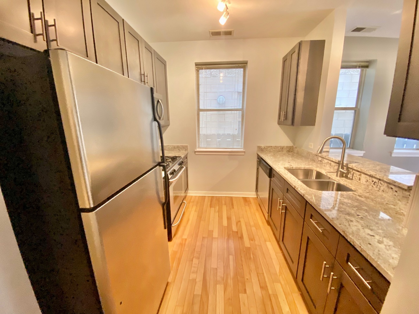 907 S Lytle Street Unit: 101