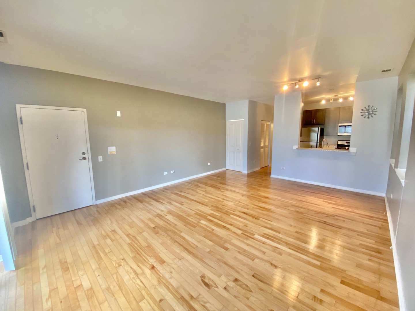 907 S Lytle Street Unit: 101