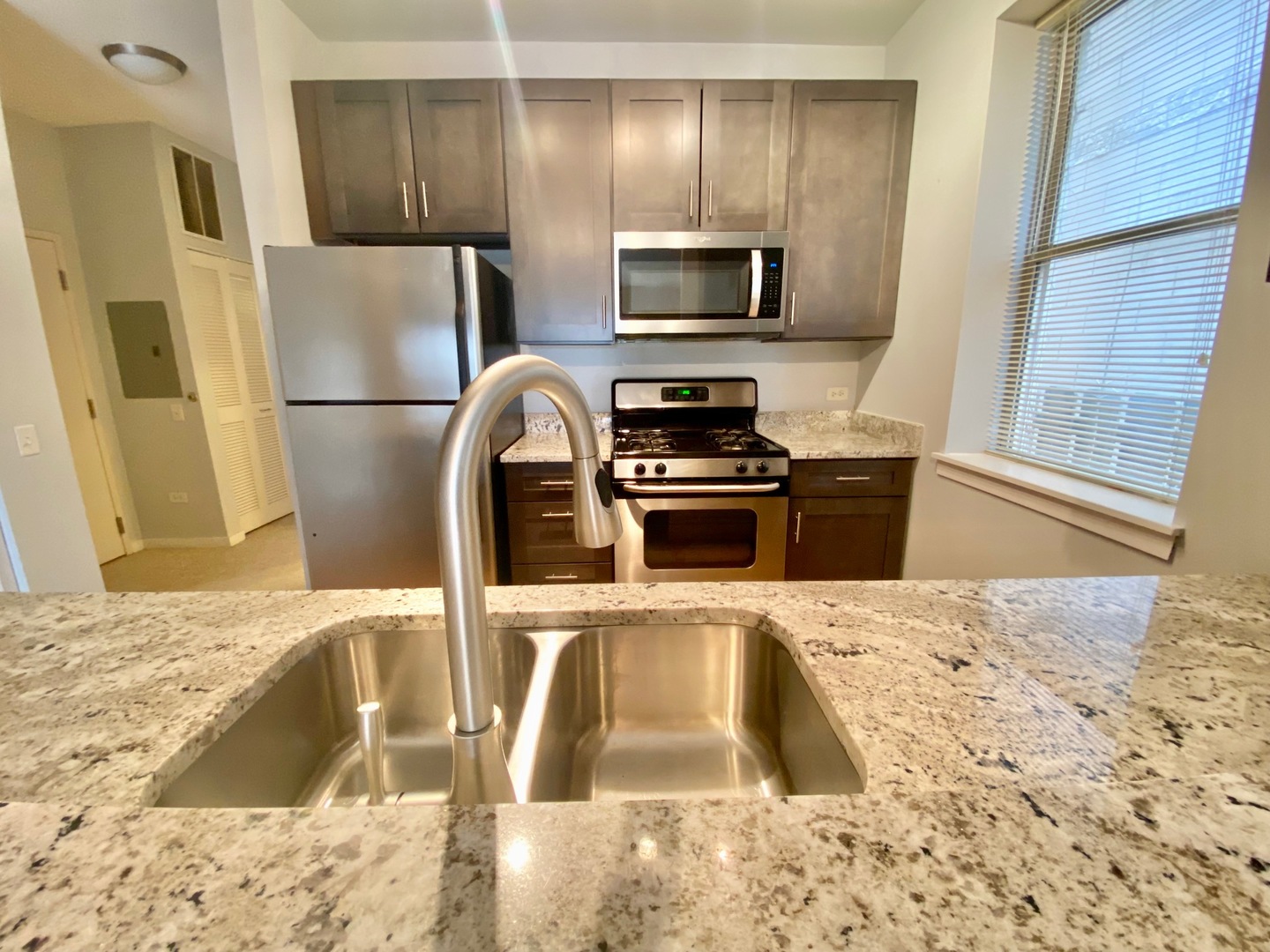 907 S Lytle Street Unit: 101