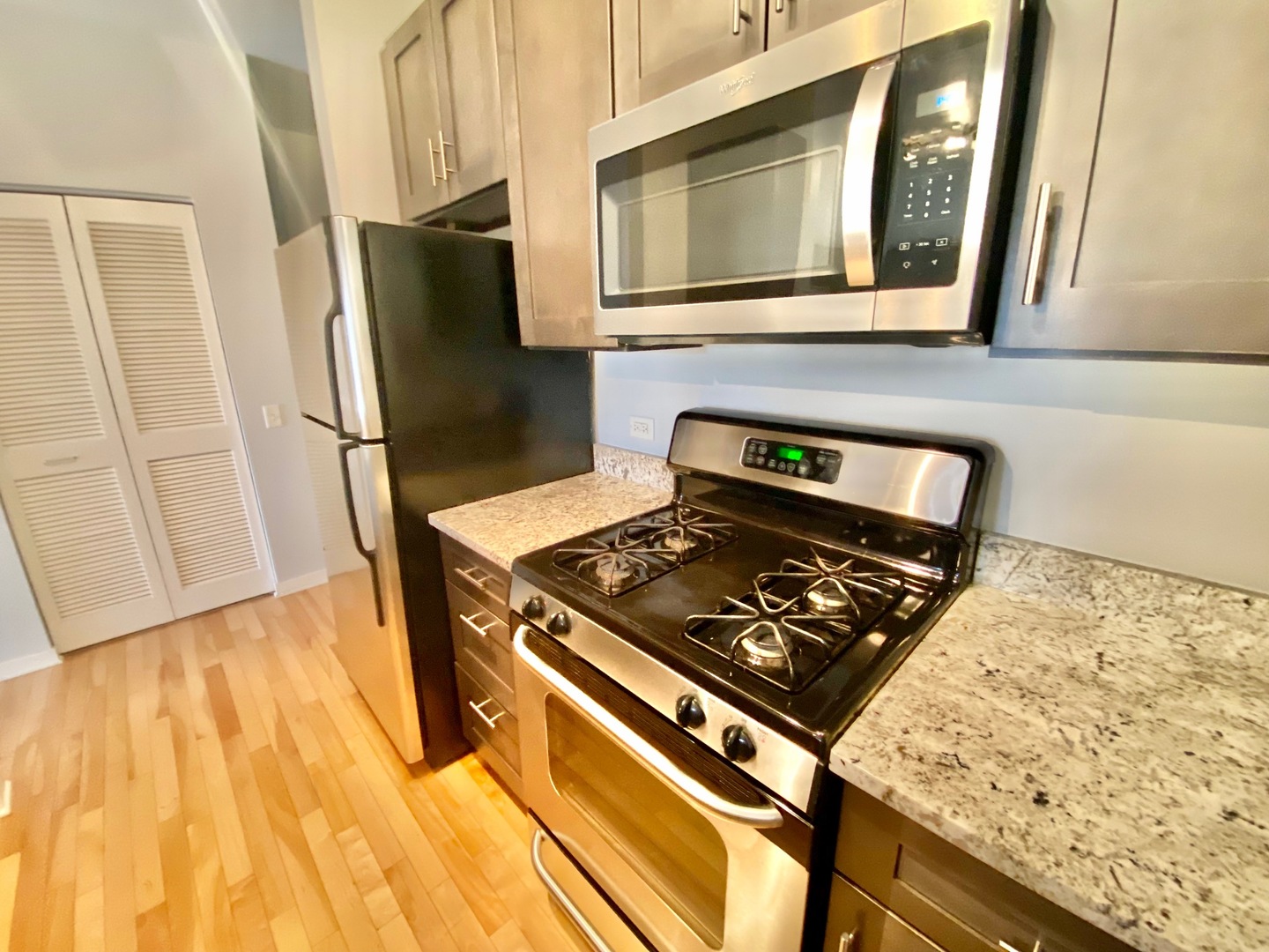 907 S Lytle Street Unit: 101