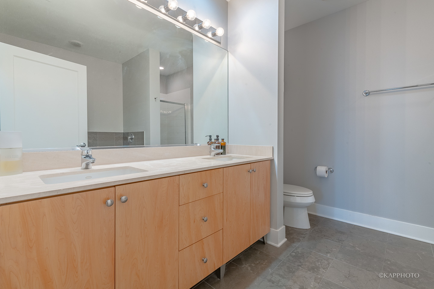 725 N ABERDEEN Street Unit: 303