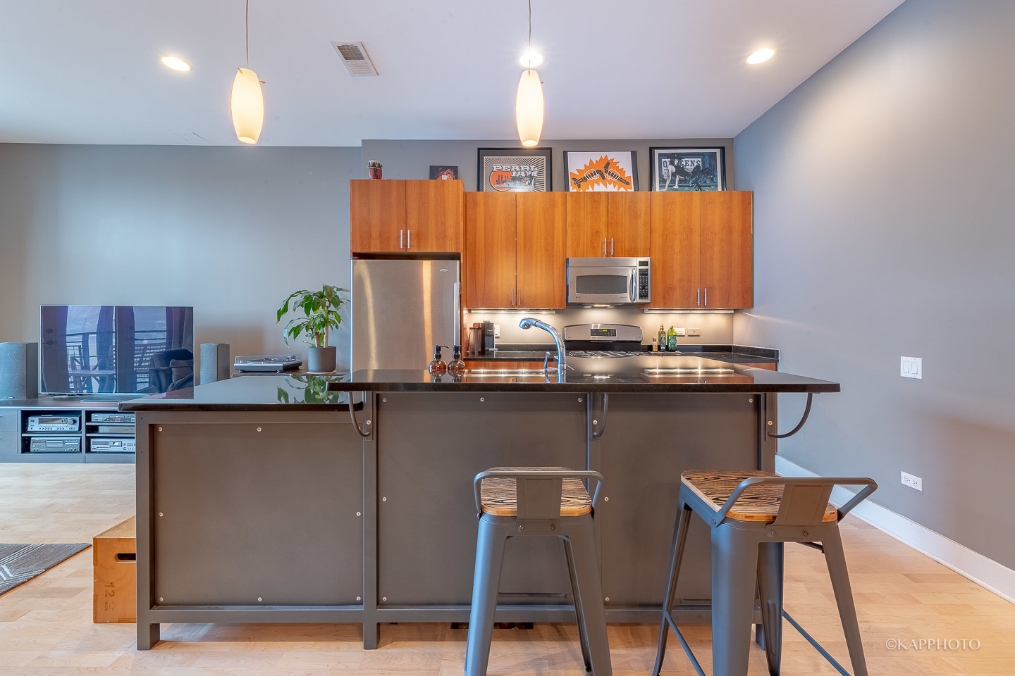 725 N ABERDEEN Street Unit: 303