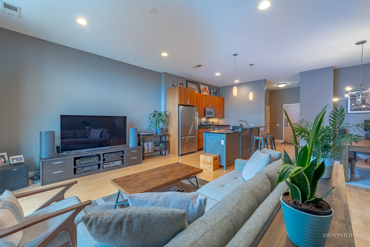 725 N ABERDEEN Street Unit: 303