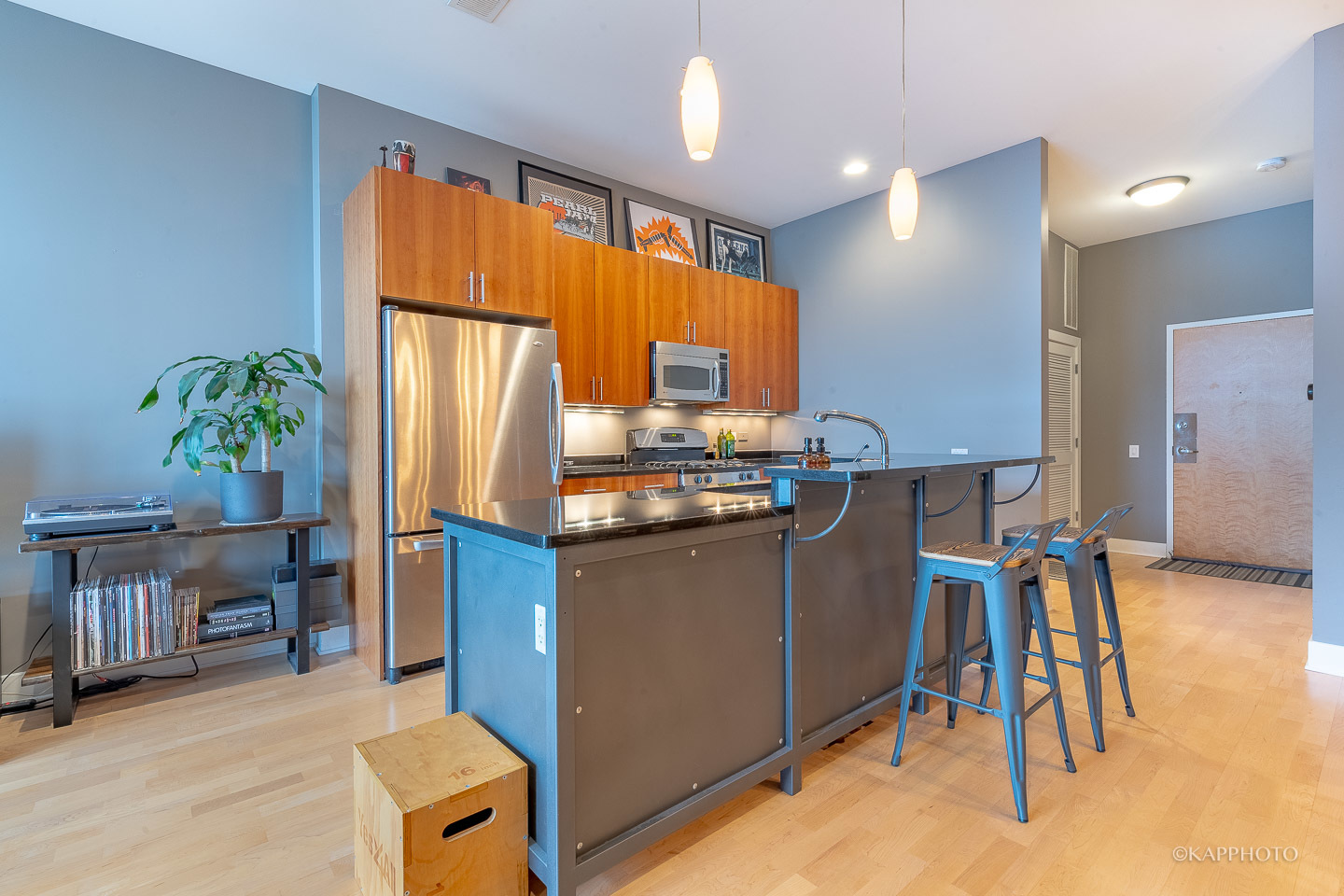 725 N ABERDEEN Street Unit: 303