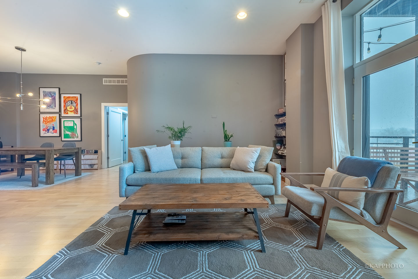 725 N ABERDEEN Street Unit: 303
