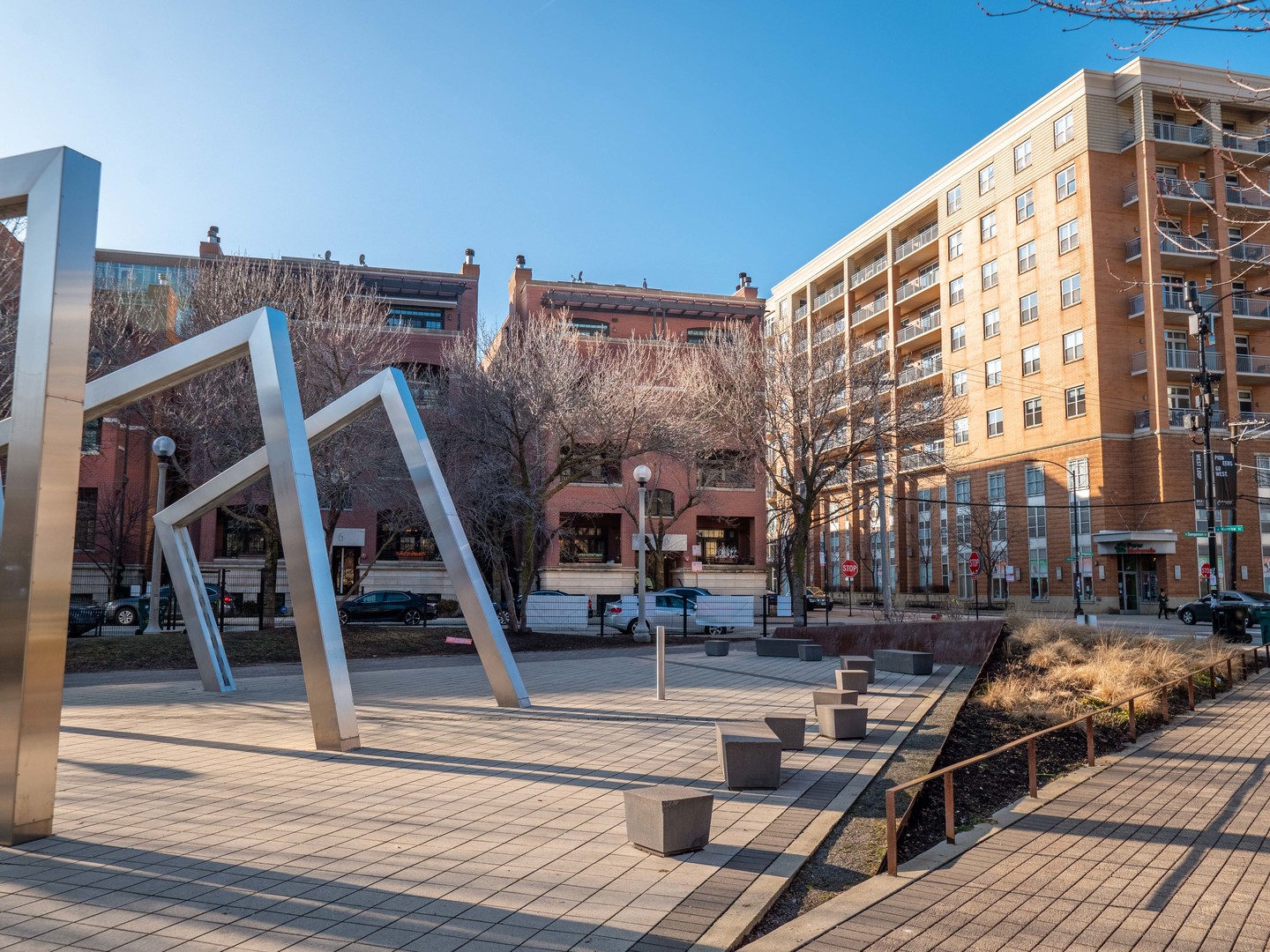 100 S Sangamon Street Unit: 4S