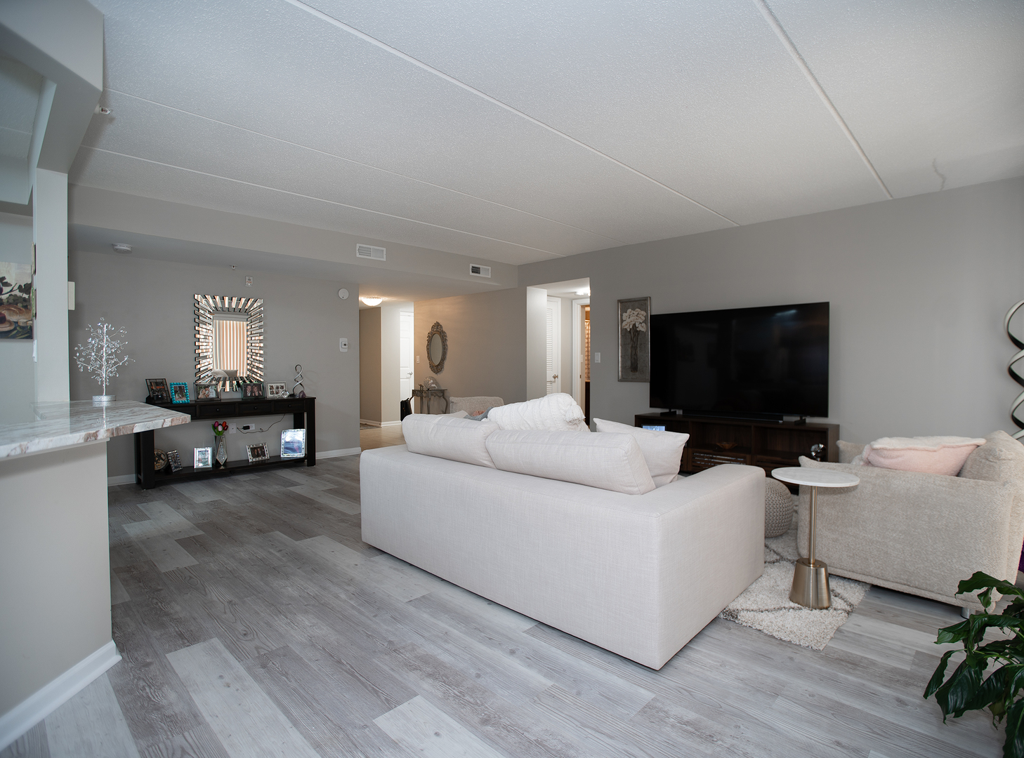 370 S Western Avenue Unit: 503