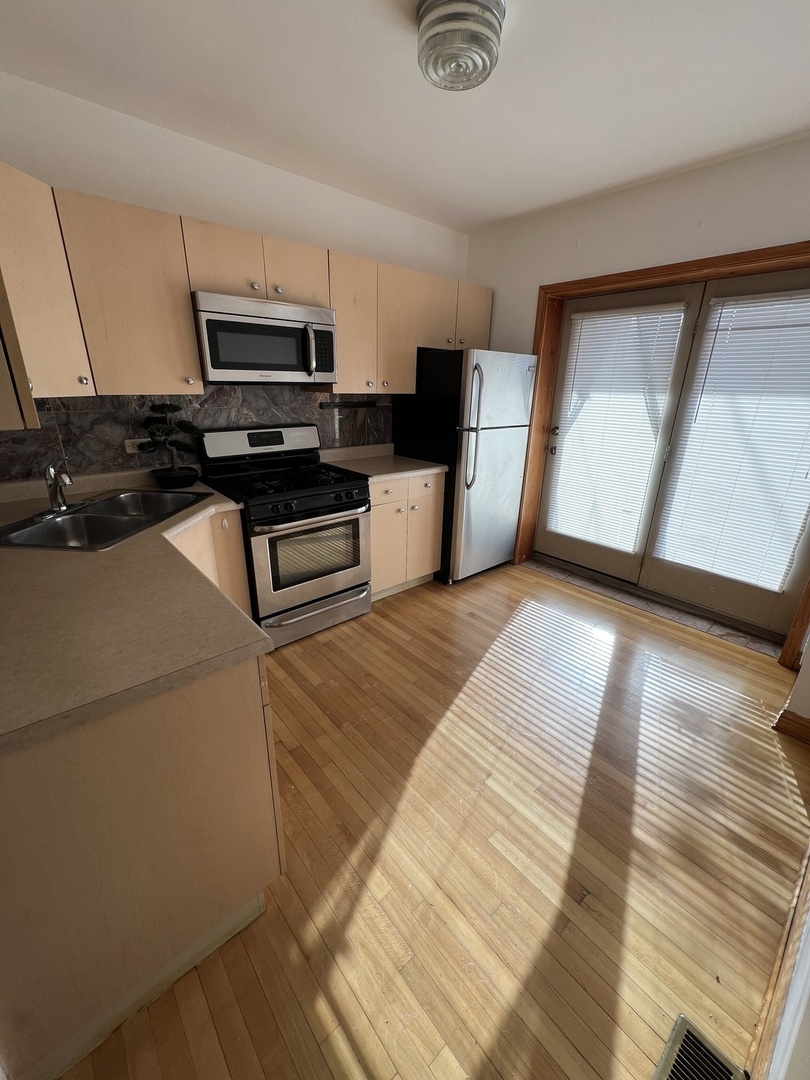 1613 W Superior Street Unit: 1