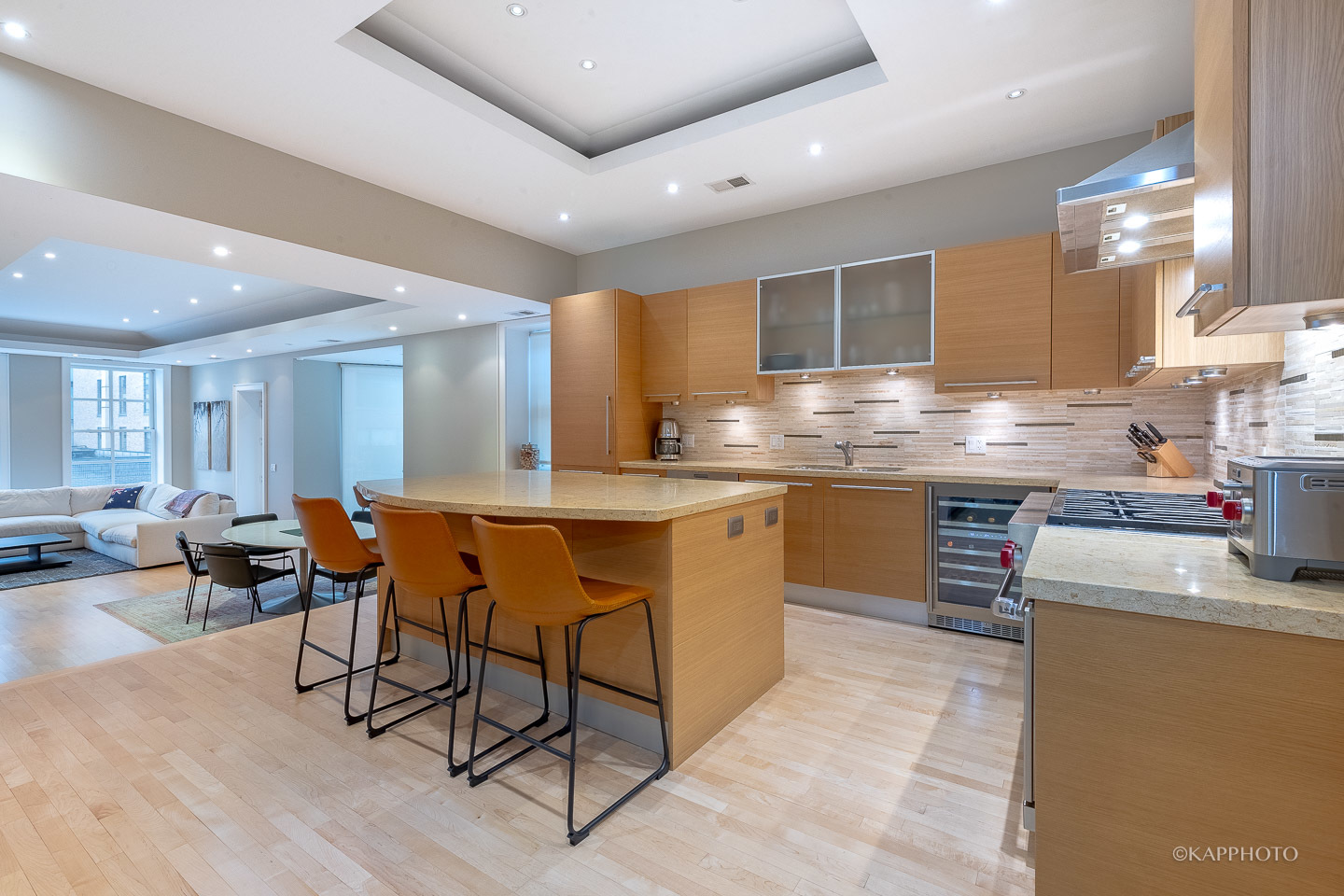 319 W ERIE Street Unit: 2E