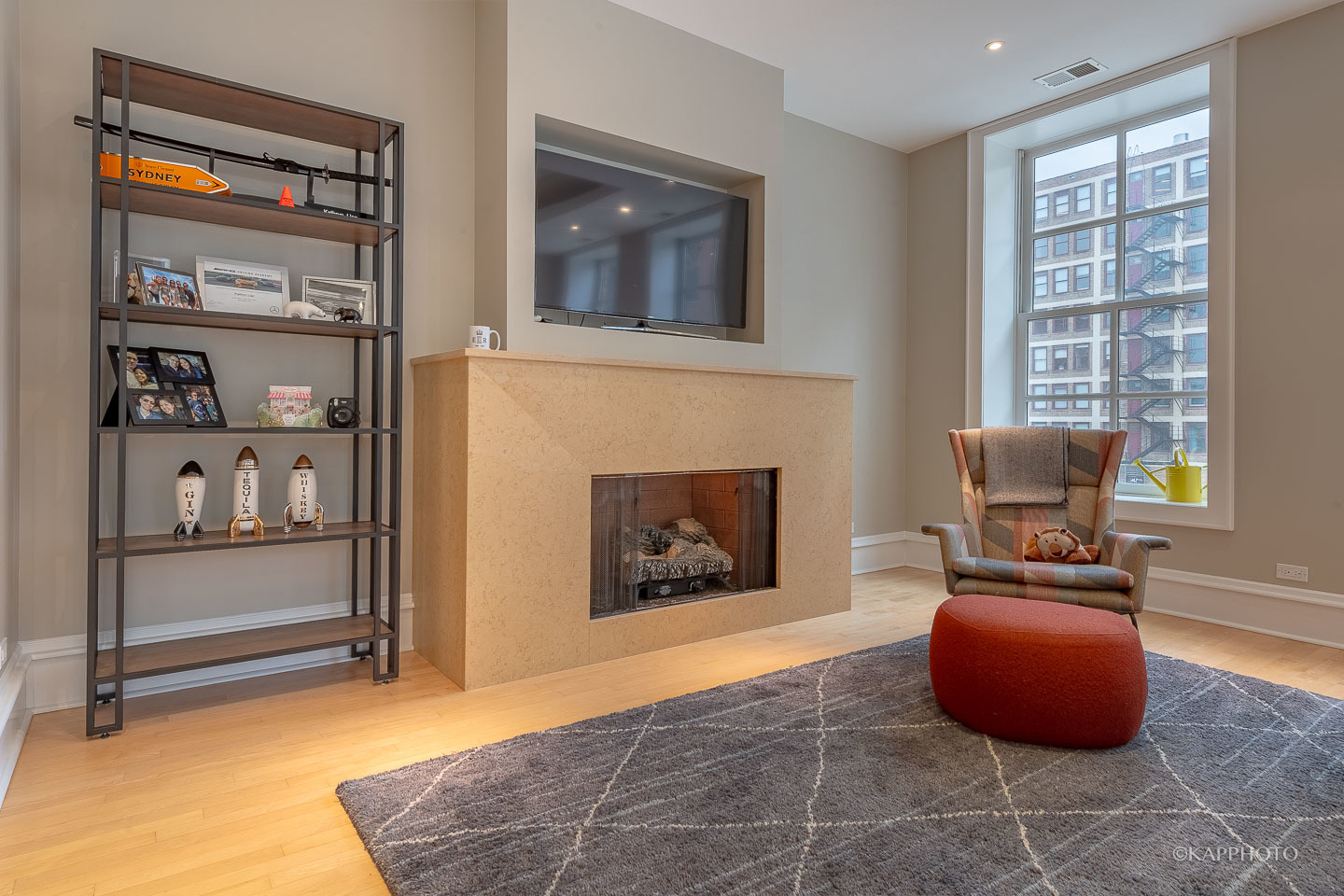 319 W ERIE Street Unit: 2E