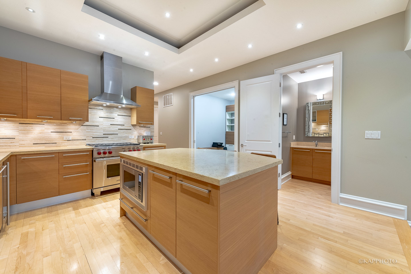 319 W ERIE Street Unit: 2E