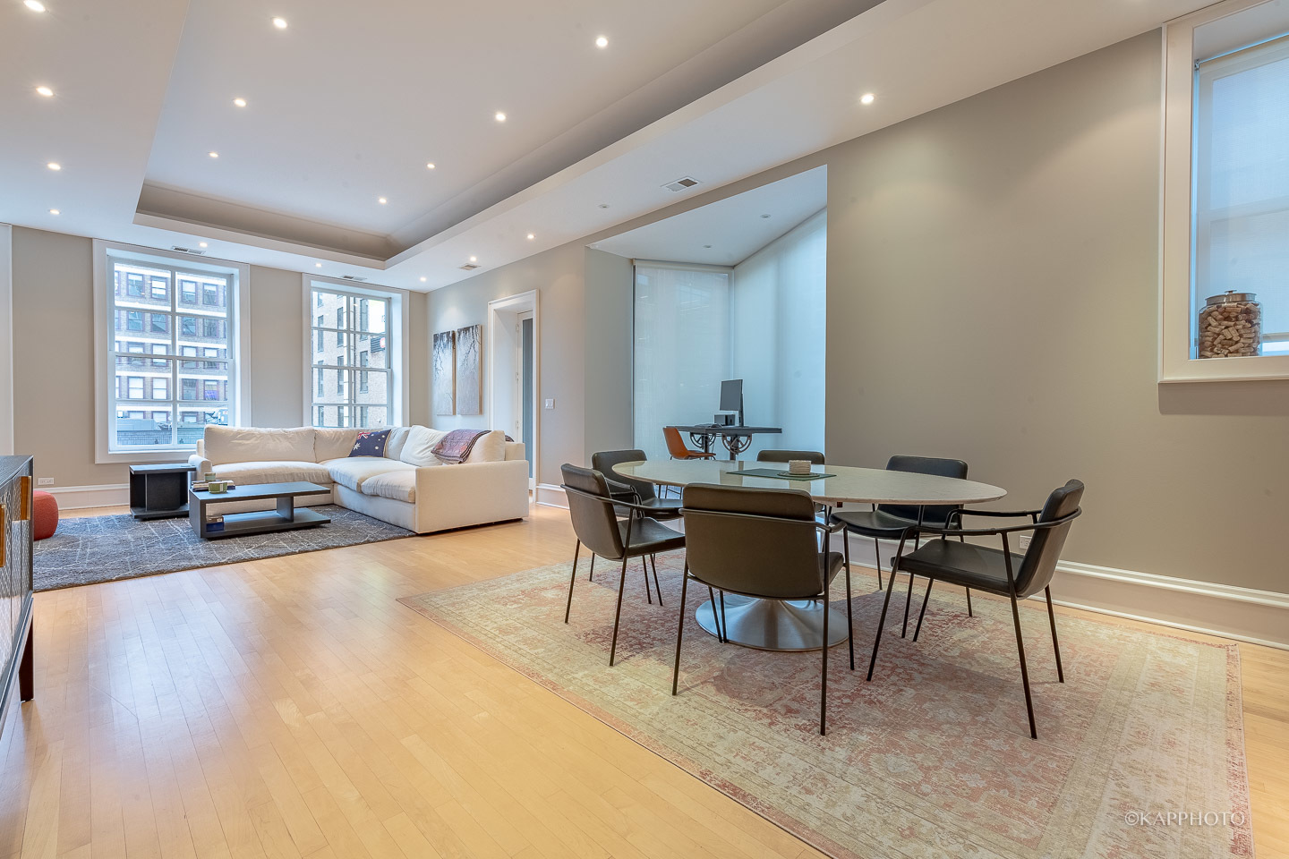 319 W ERIE Street Unit: 2E