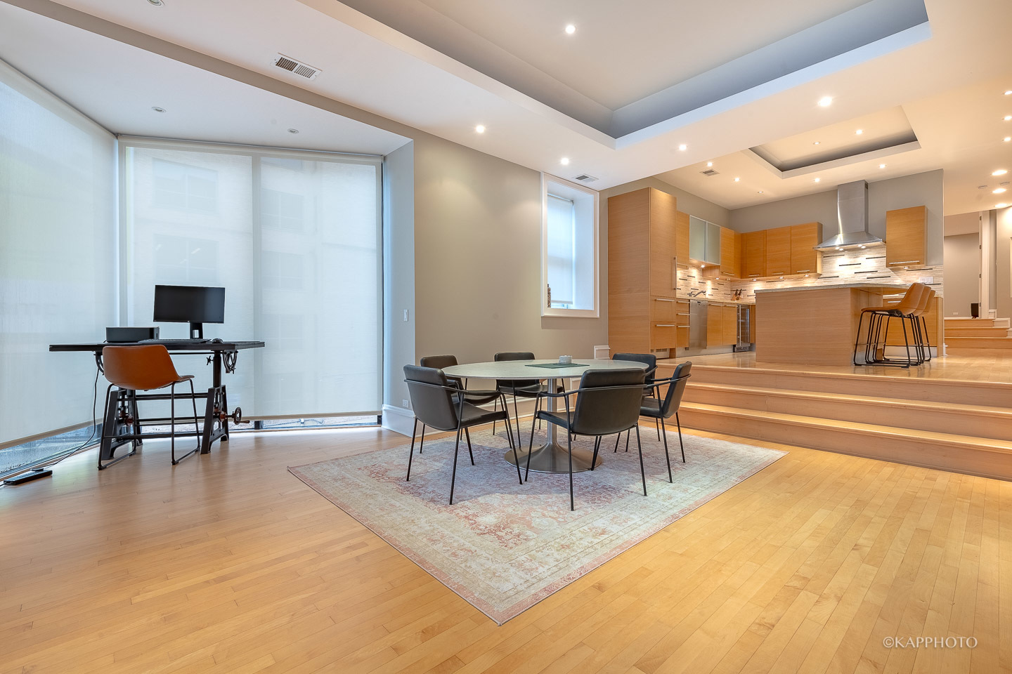 319 W ERIE Street Unit: 2E