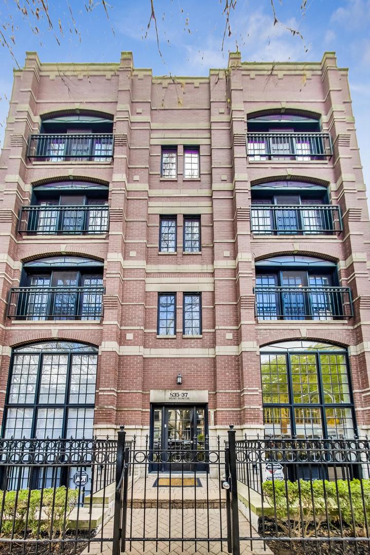 837 W Roscoe Street Unit: 1W