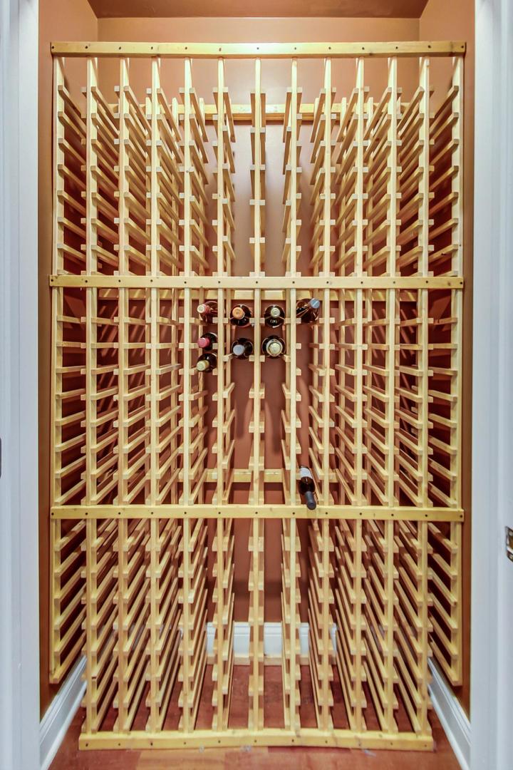 837 W Roscoe Street Unit: 1W