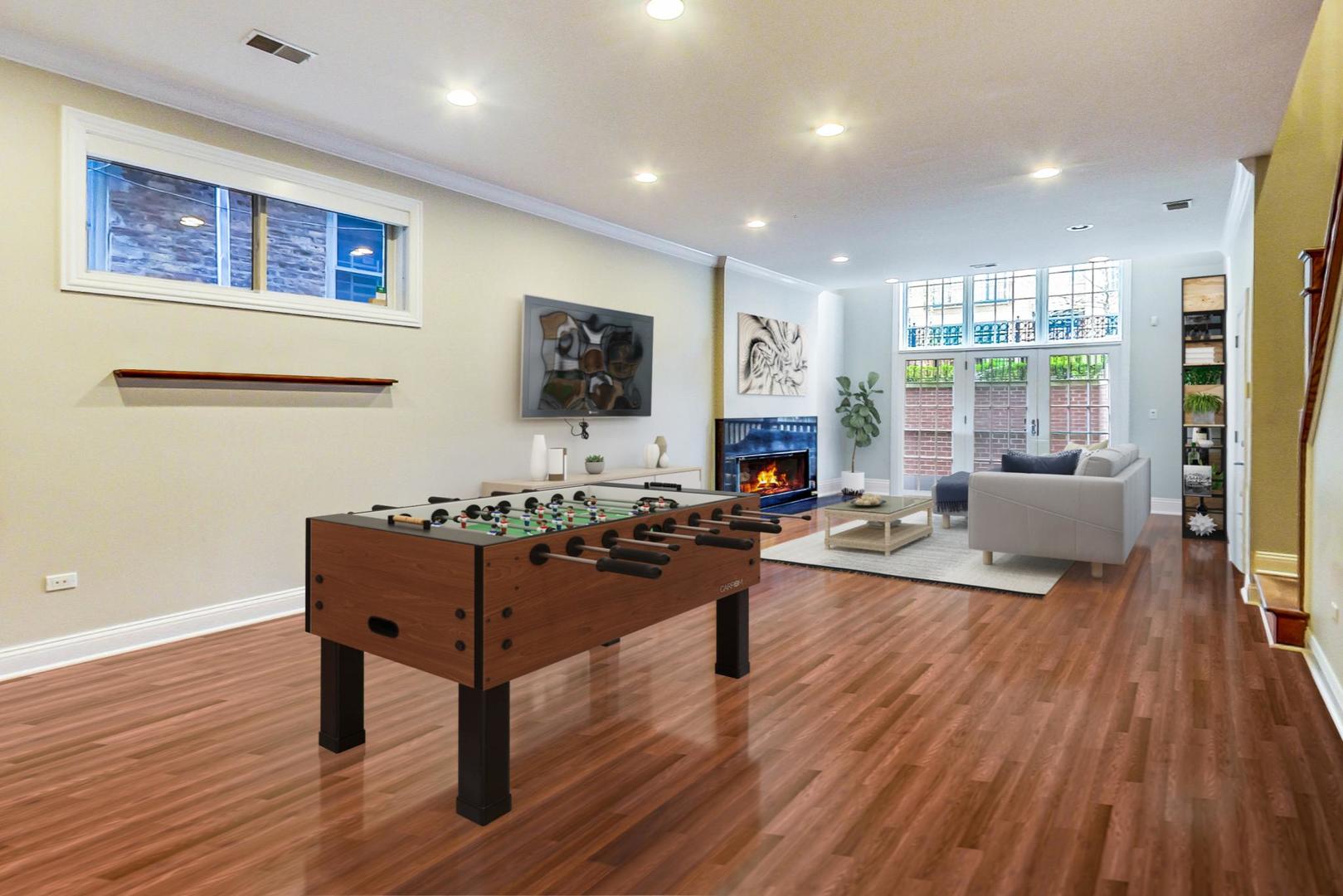 837 W Roscoe Street Unit: 1W