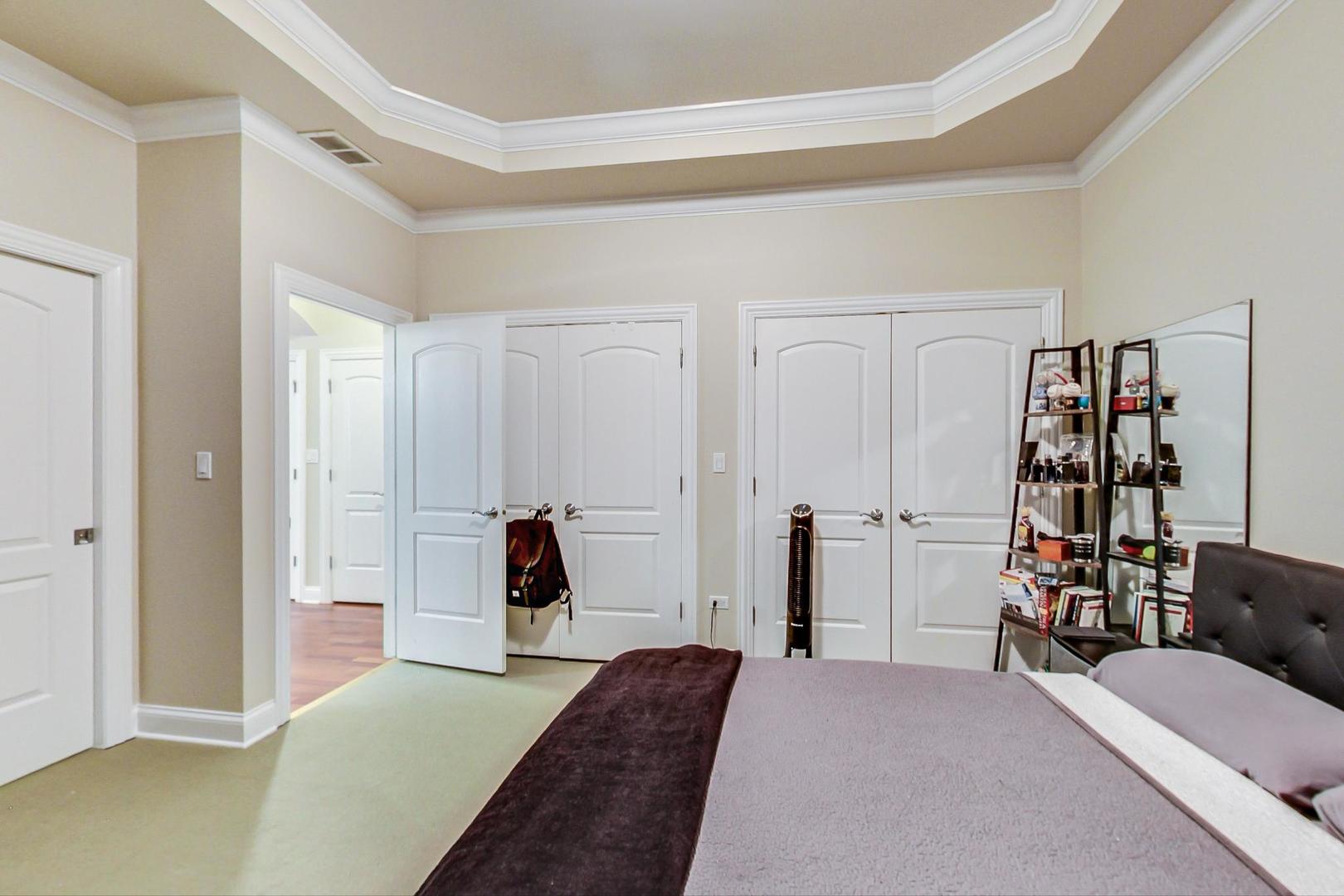 837 W Roscoe Street Unit: 1W