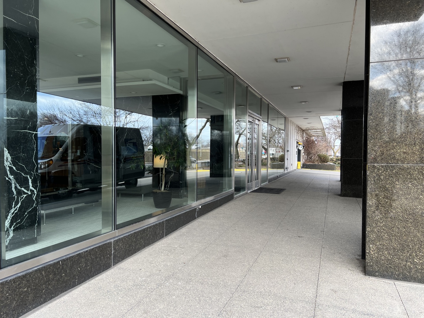3900 N Lake Shore Drive Unit: 7G