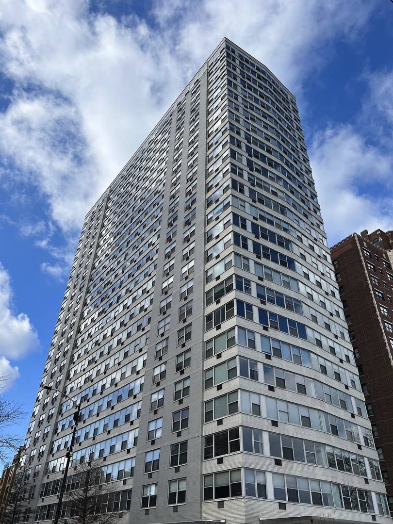 3900 N Lake Shore Drive Unit: 7G