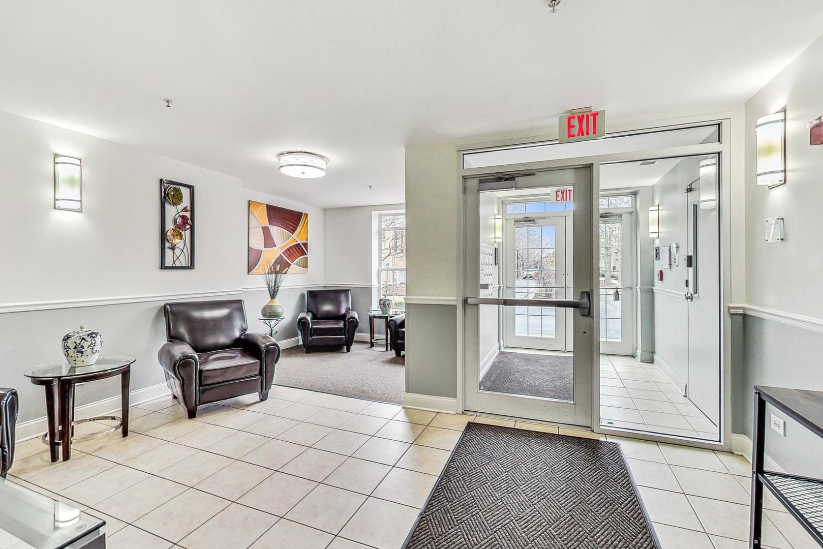 0S099 Lee Court Unit: 206