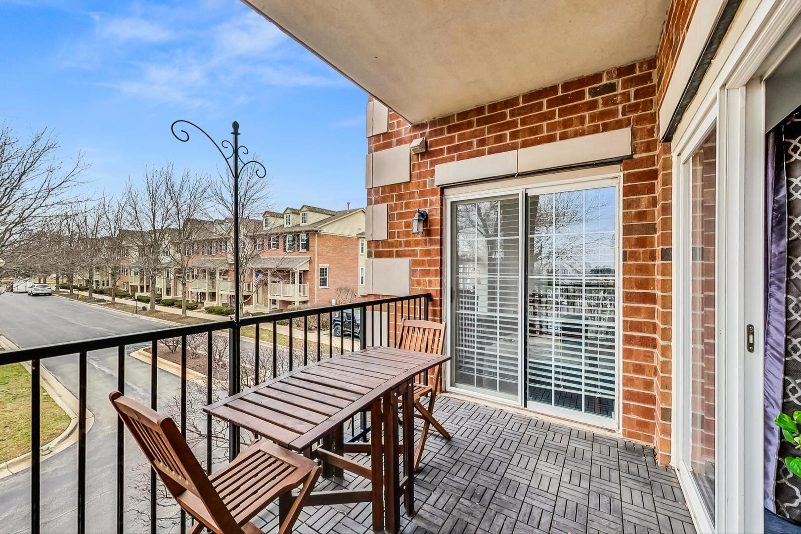 0S099 Lee Court Unit: 206