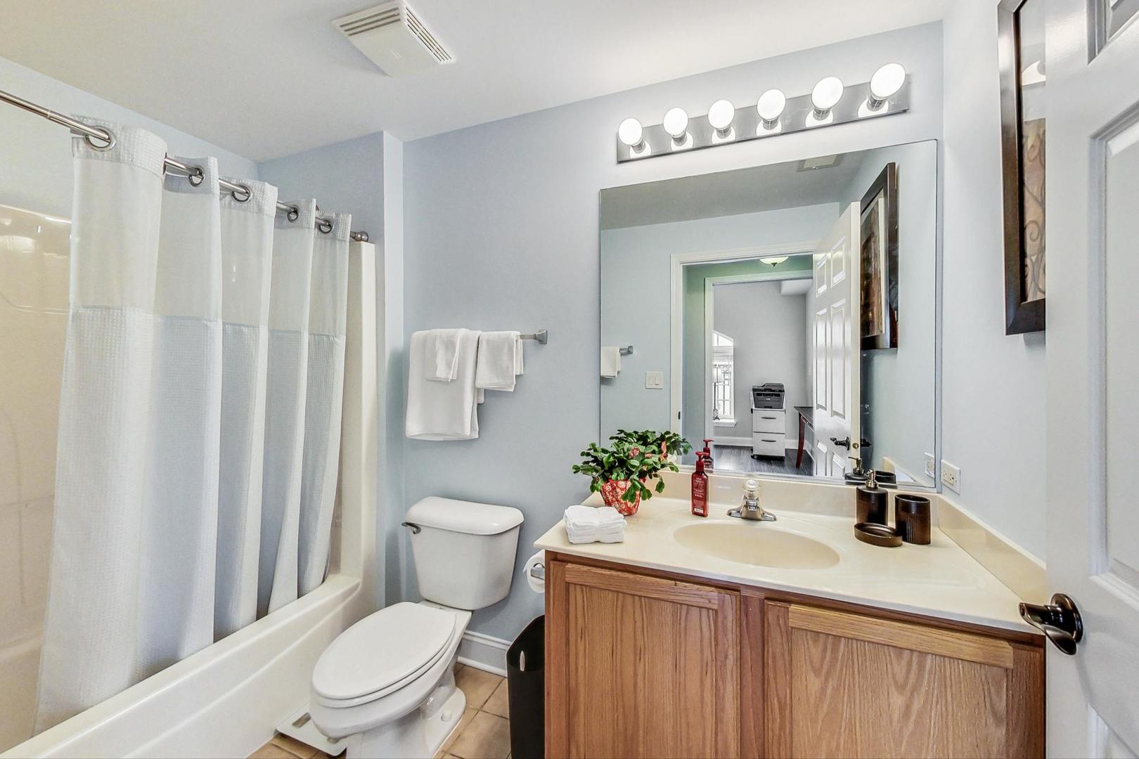 0S099 Lee Court Unit: 206