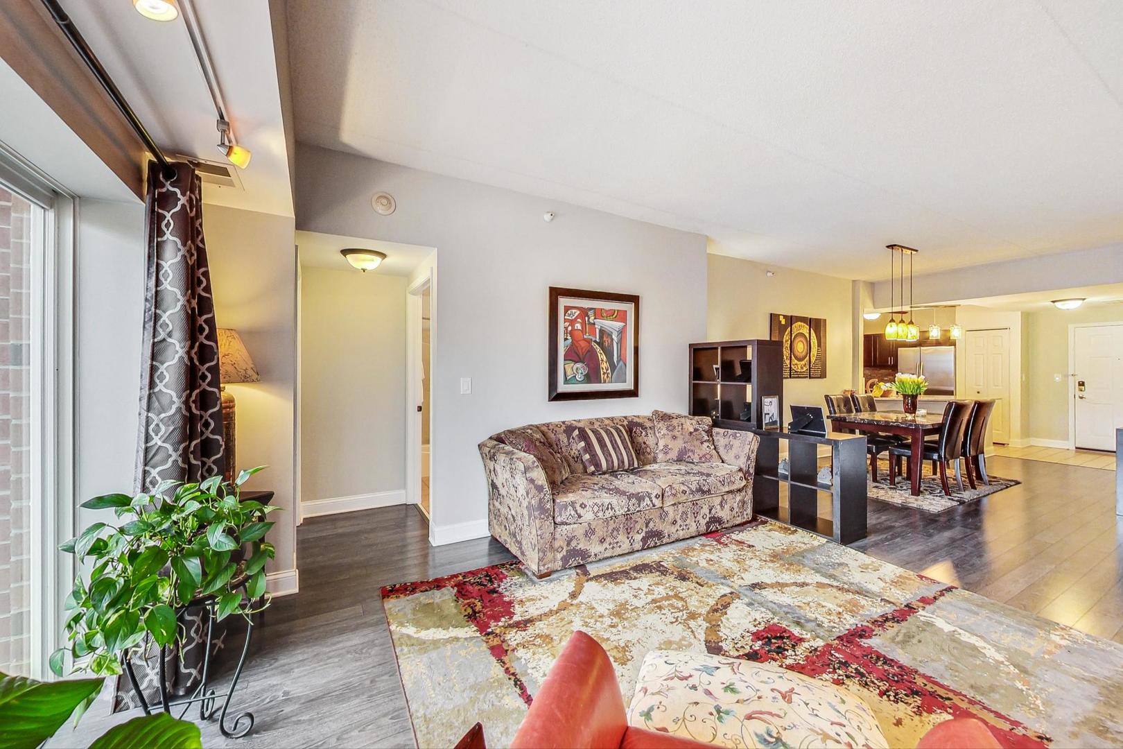 0S099 Lee Court Unit: 206