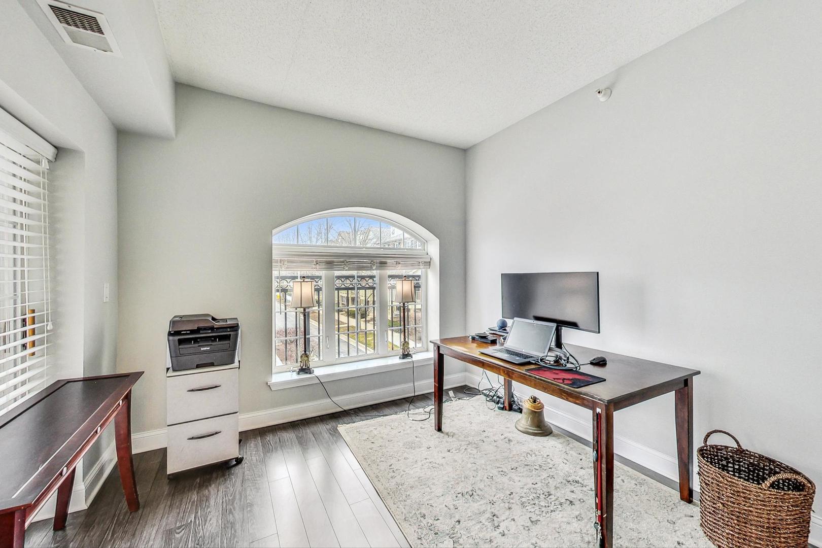 0S099 Lee Court Unit: 206