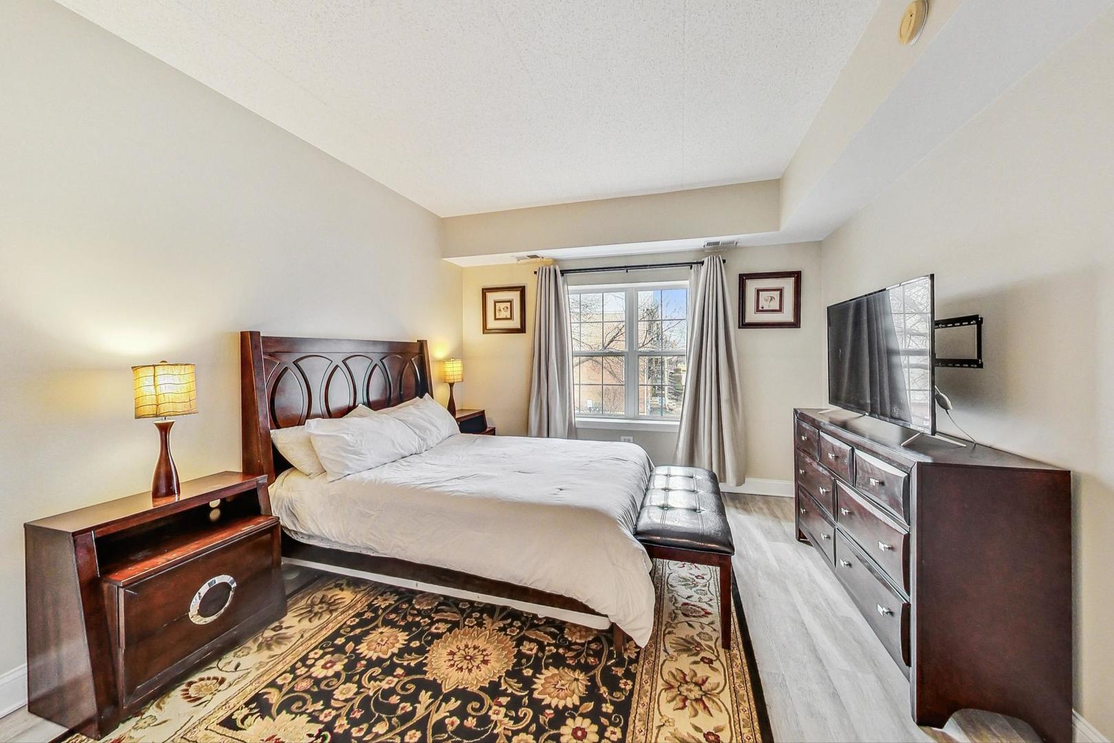 0S099 Lee Court Unit: 206