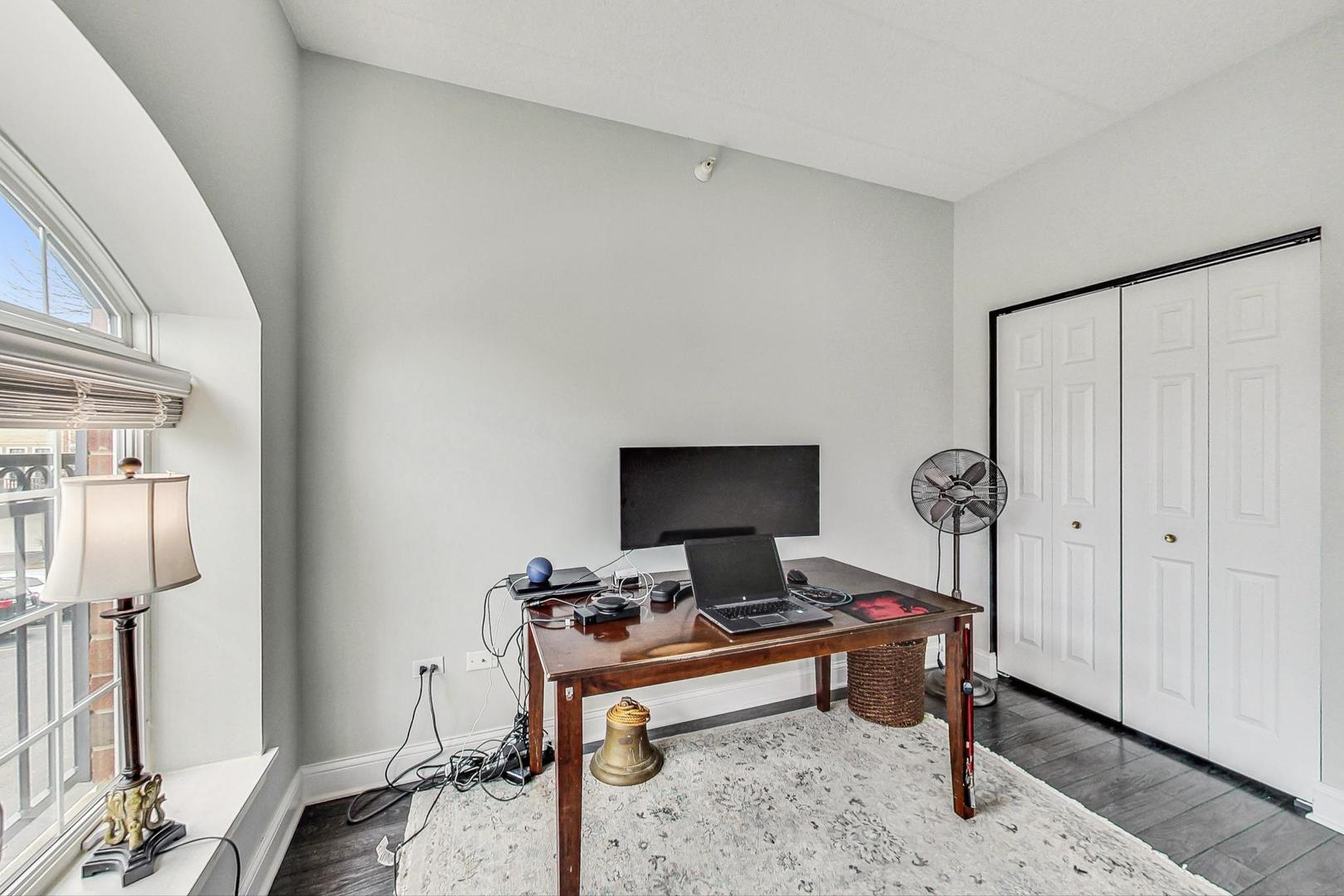 0S099 Lee Court Unit: 206