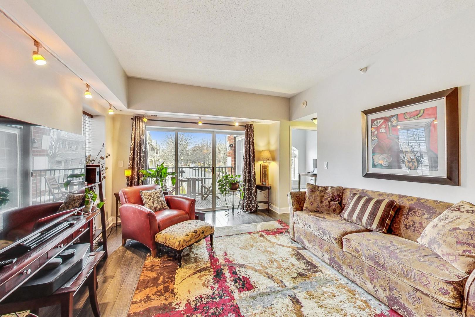 0S099 Lee Court Unit: 206